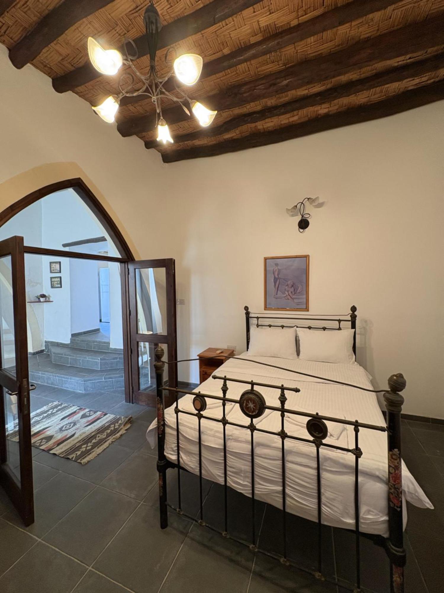 Kyrenia Palace Boutique Kyrenia (Northern Cyprus)